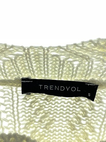 s Beden beyaz Renk Trendyol & Milla Kazak / Triko %70 İndirimli.