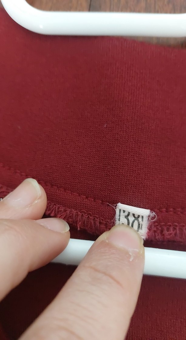 Düğmeli Bordo Midi Hamile Elbisesi - Görsel 3