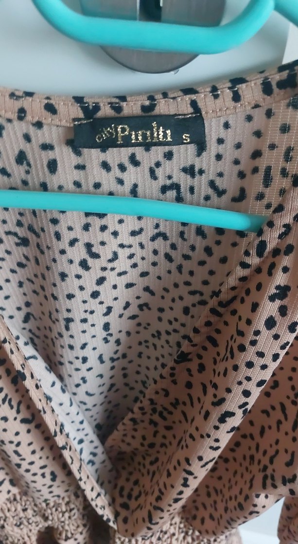 Düğmeli V Yakalı Yılan Desenli Kadın Bluz - Görsel 2