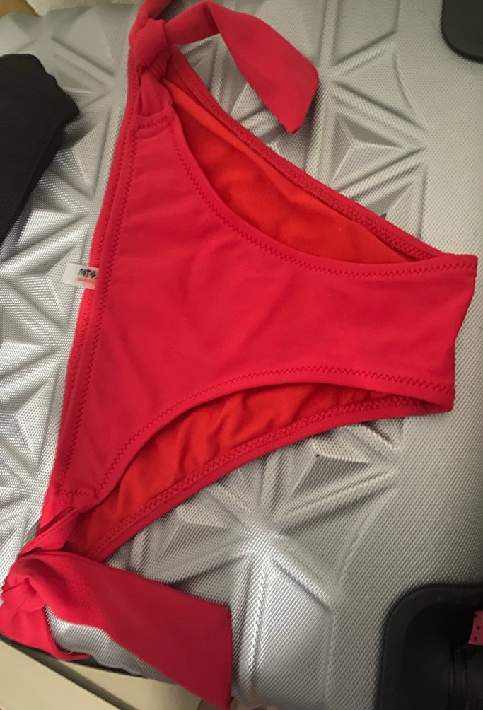 Siyah Askılı ve Kırmızı Mini Bikini - Görsel 3