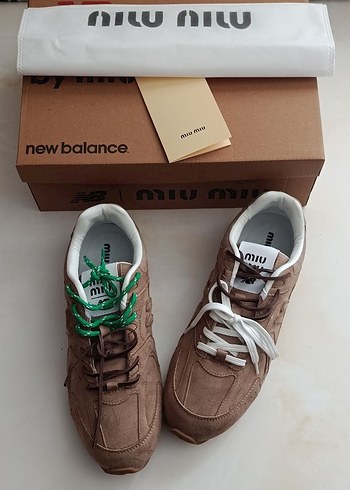 36 Beden Miu Miu x New Balance spor İNDİRİMDE