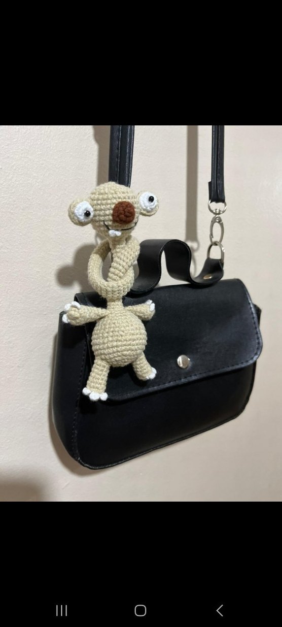 El yapımı örgü Sid Çanta charmı - Görsel 2