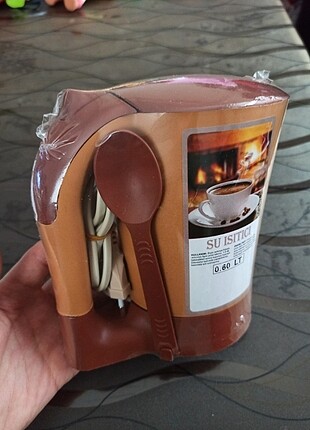 Mini su ısıtıcı ve kahve makinesi