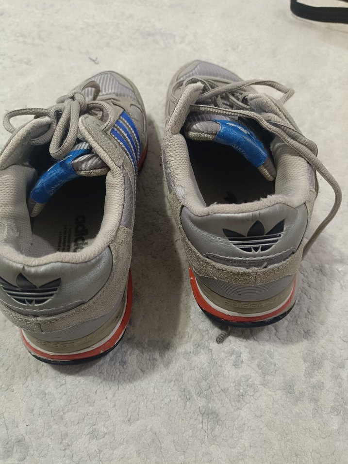 Gri Adidas Spor Ayakkabı - Görsel 3