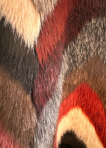 Kürklü Uzun Renkli Batik Desenli Kadın Yelek - Görsel 4