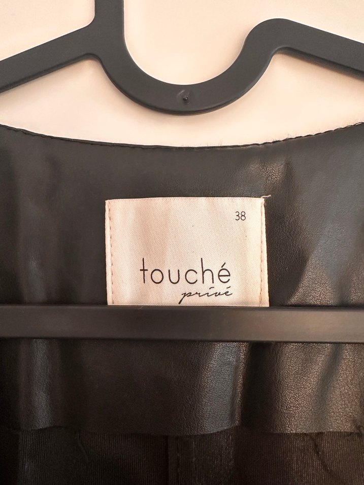 Drapeli Siyah Deri Uzun Elbise - Görsel 3