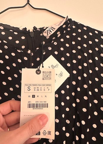 Uzun Kollu Siyah Puantiyeli Elbise - Görsel 3