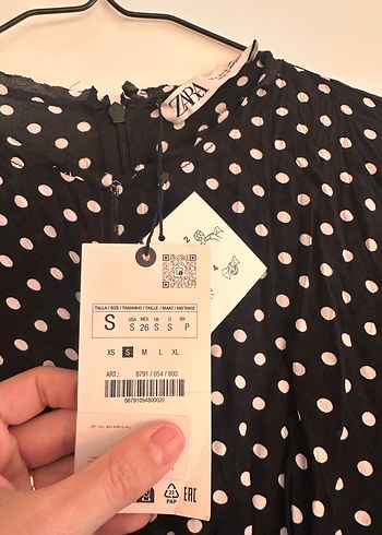 Uzun Kollu Siyah Puantiyeli Elbise - Görsel 2