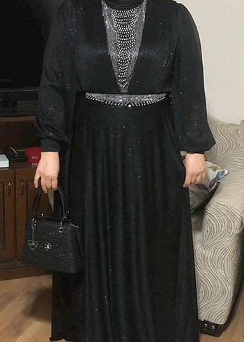 Zincir Detaylı Siyah Uzun Abiye Elbise