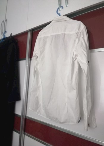 Düğmeli Erkek Beyaz Sokak Stili Gömlek - Görsel 2