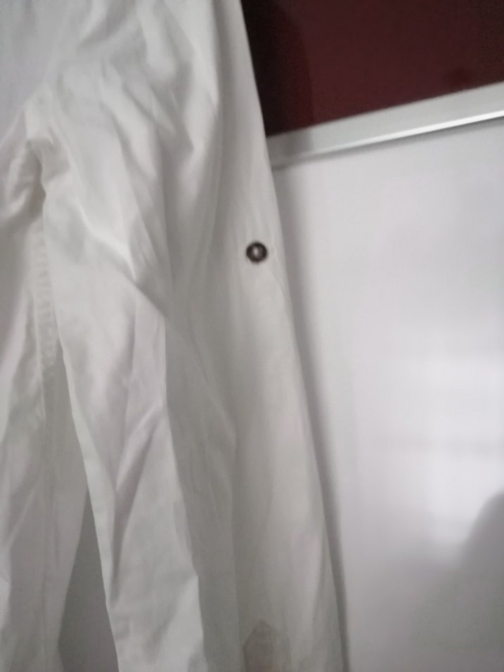 Düğmeli Erkek Beyaz Sokak Stili Gömlek - Görsel 3