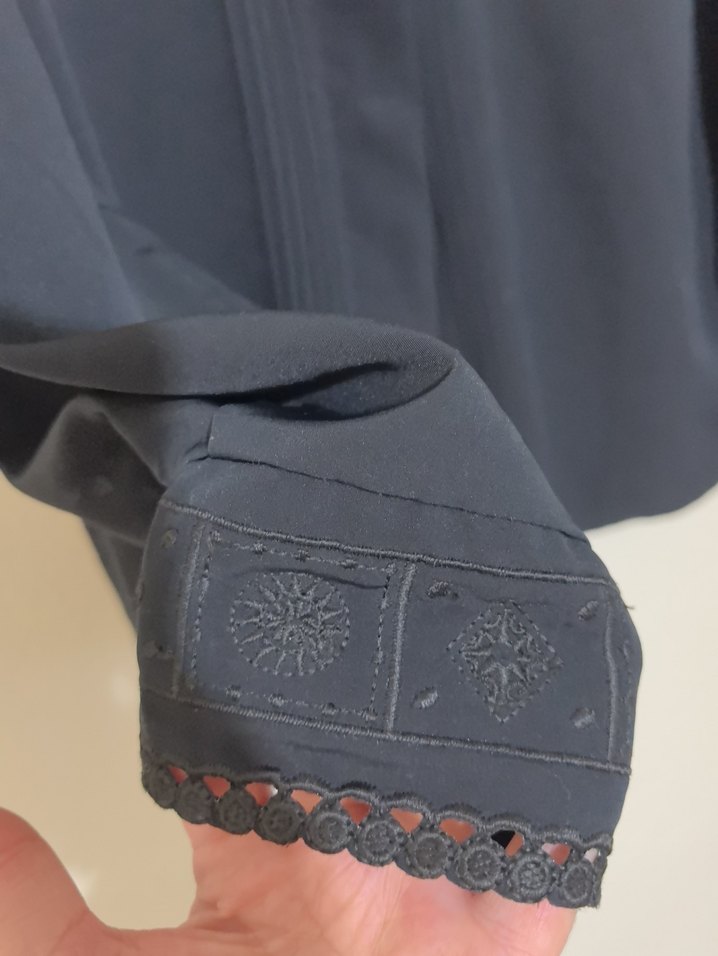 Düğmeli Siyah ipek Uzun Kollu Gömlek - Görsel 2