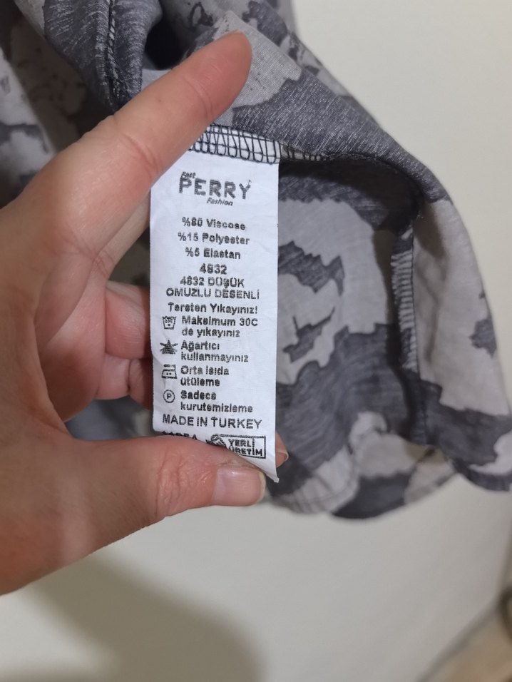 Gri Batik Desenli Kadın Gömlek - Görsel 4