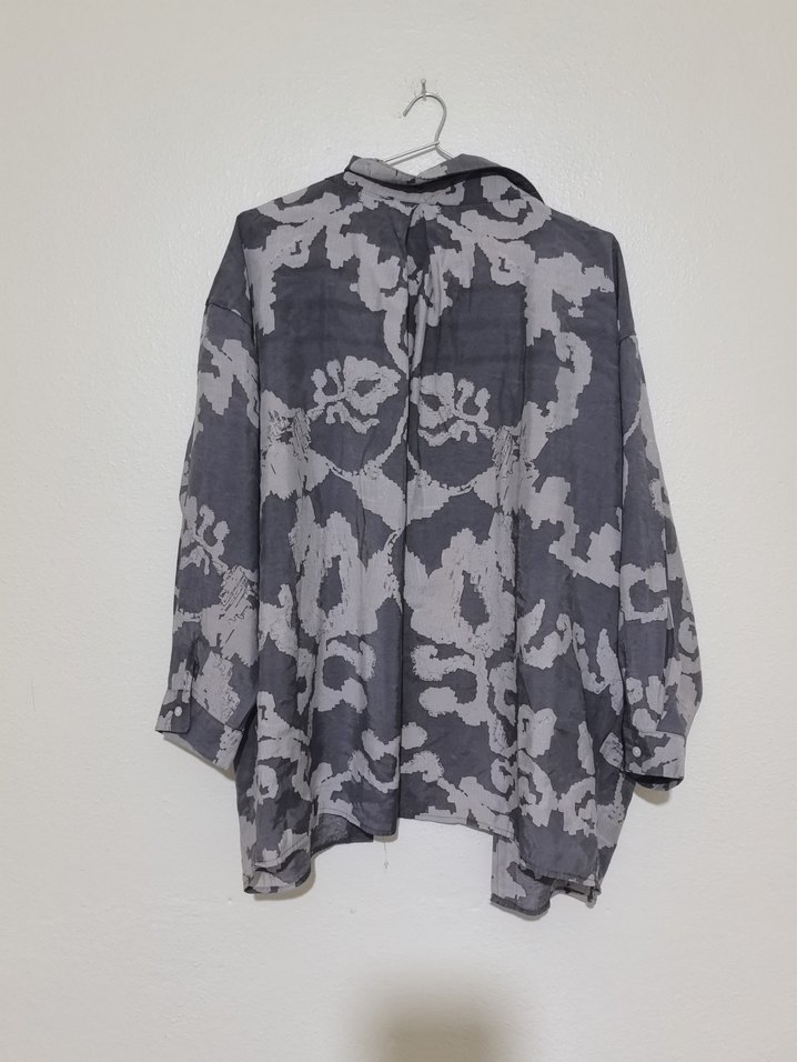 Gri Batik Desenli Kadın Gömlek - Görsel 5