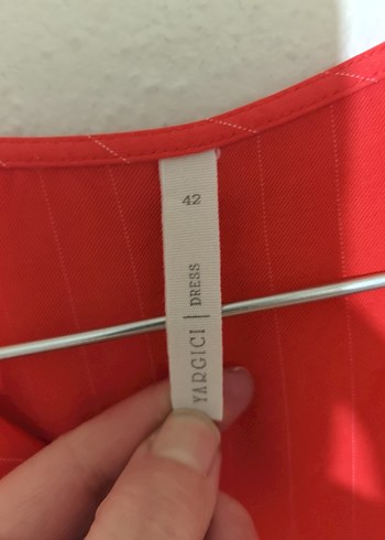 Kırmızı Kolsuz Midi Elbise - Görsel 3