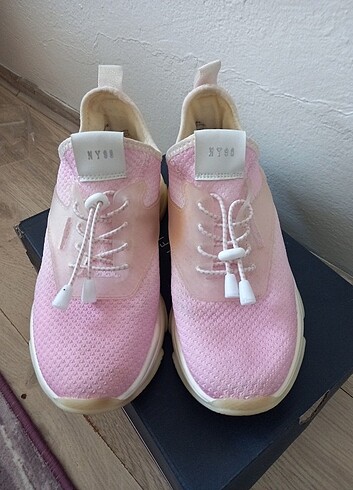 37 Beden pembe Renk Steve madden spor ayakkabı
