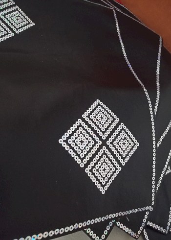 Beden Renk Yemek Sunum Seti- Beyaz ve Siyah