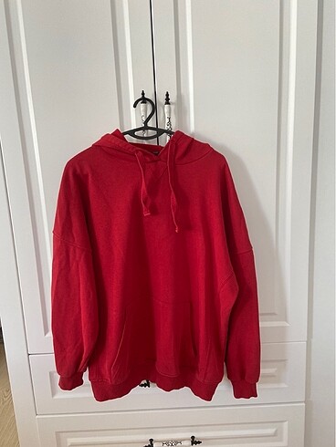 Kırmızı sweatshirt