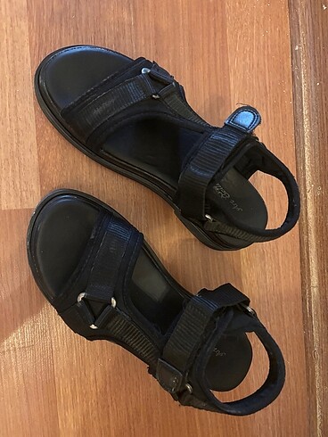 Diğer Siyah sandalet
