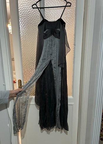 Gri Pileli Uzun Gotik Abiye Elbise - Görsel 3