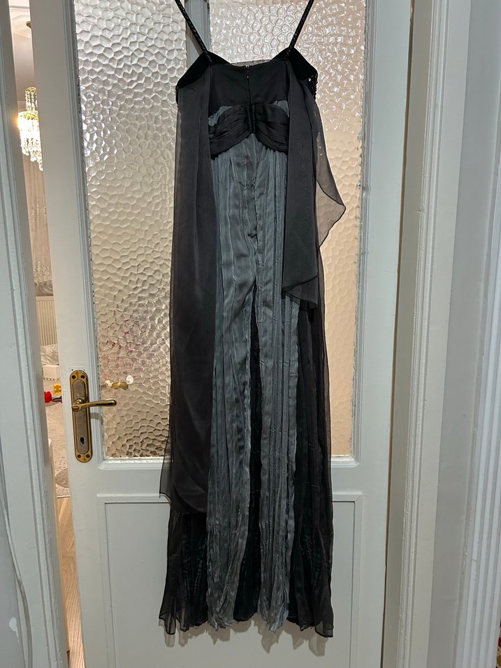 Gri Pileli Uzun Gotik Abiye Elbise - Görsel 4