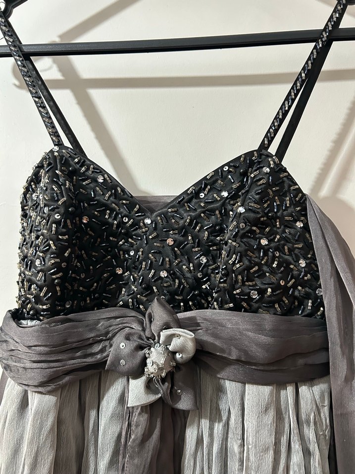 Gri Pileli Uzun Gotik Abiye Elbise - Görsel 2