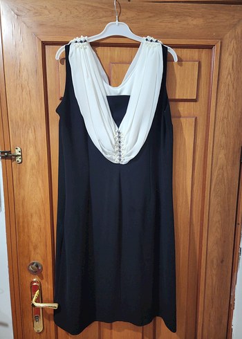 Siyah Beyaz Drapeli Kısa Kadın Elbise - Görsel 2