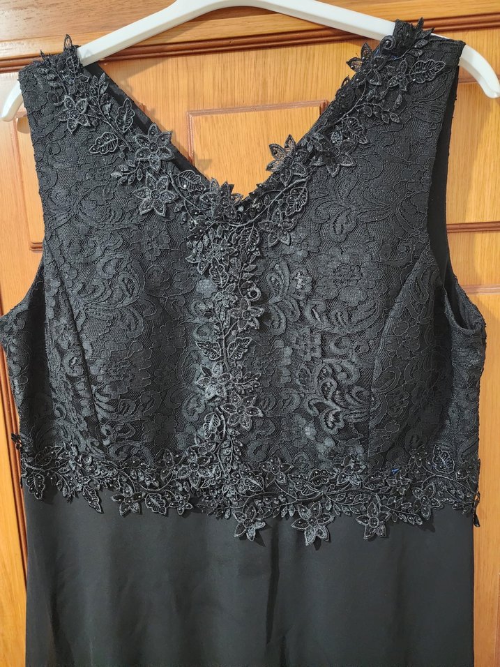 Siyah Dantelli Uzun V Yaka Kadın Abiye Elbise - Görsel 3