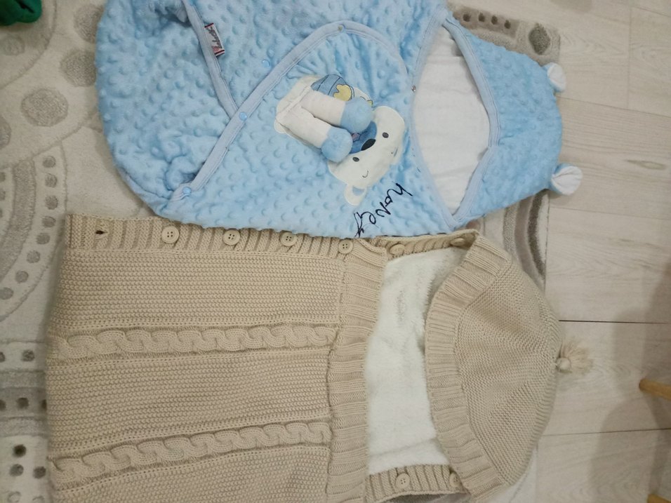 Mavi Nakışlı Örgü Bebek Tulumu - Görsel 4