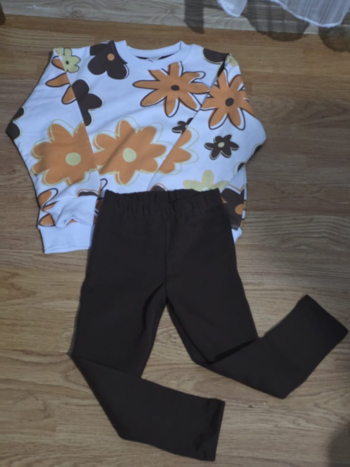 Kız Çocuk Çiçek Desenli Sweatshirt ve Kahverengi Tayt - Görsel 2