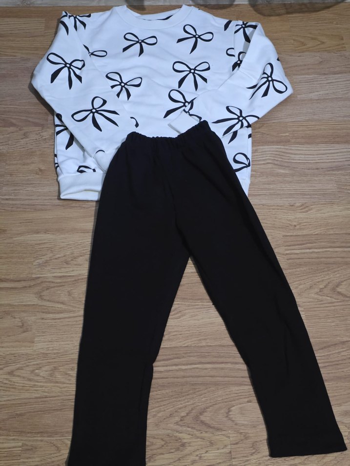 Kız Çocuk Beyaz Baskılı Sweatshirt ve Siyah tayt takim - Görsel 4