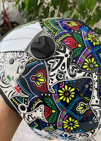 Renkli Desenli Parlak Metal Motosiklet Kaskı - Görsel 11