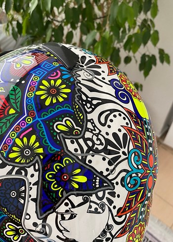 Renkli Desenli Parlak Metal Motosiklet Kaskı - Görsel 7