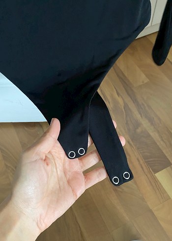 Siyah V Yaka Uzun Kollu Kadın Bluz - Görsel 3