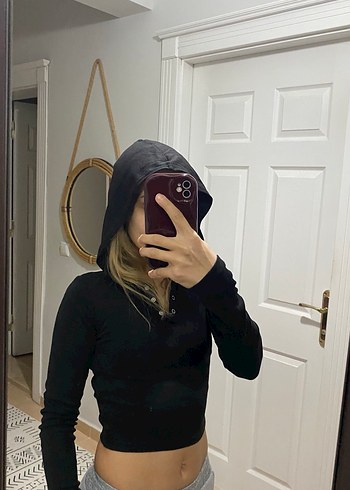 Siyah Kapüşonlu Uzun Kollu Dar Kesim - Görsel 2