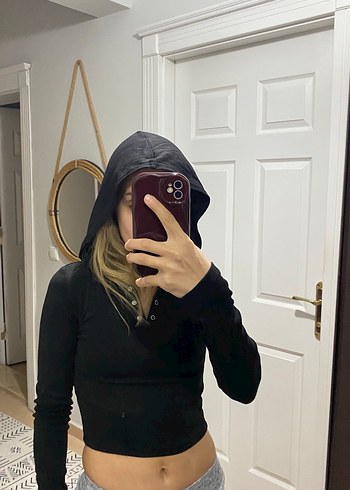 Siyah Kapüşonlu Uzun Kollu Dar Kesim - Görsel 4