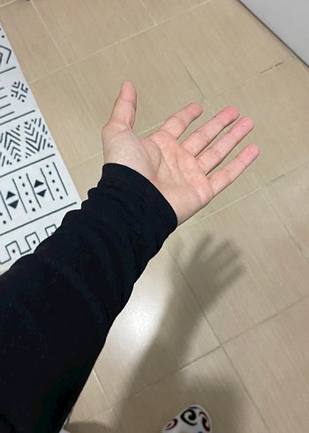 Siyah Kapüşonlu Uzun Kollu Dar Kesim - Görsel 6