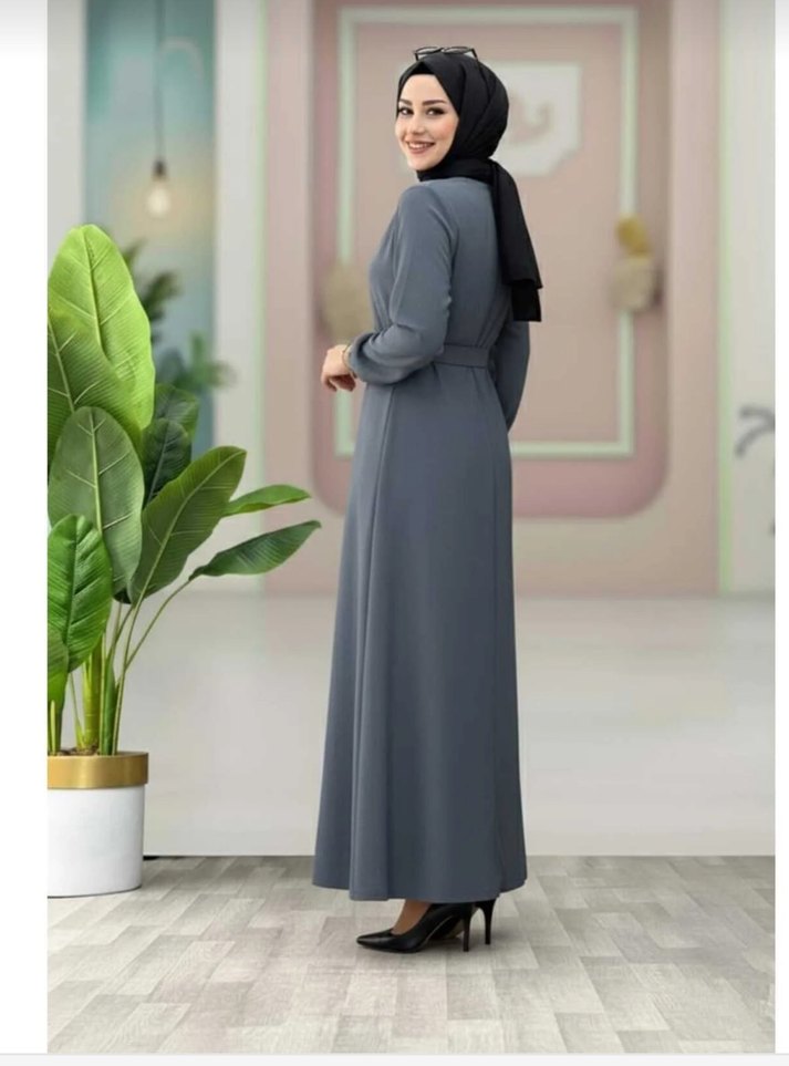 Gri renk kadın kemerli uzun elbise - Görsel 4