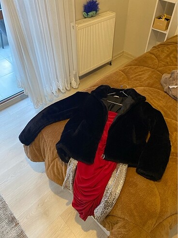 Siyah peluş mont