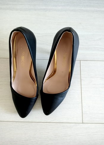 Siyah Modern Klasik Kadın Stiletto