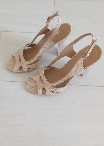 Vintage Love Bej Yılan Desenli Stiletto Topuklu Kadın Ayakkabı