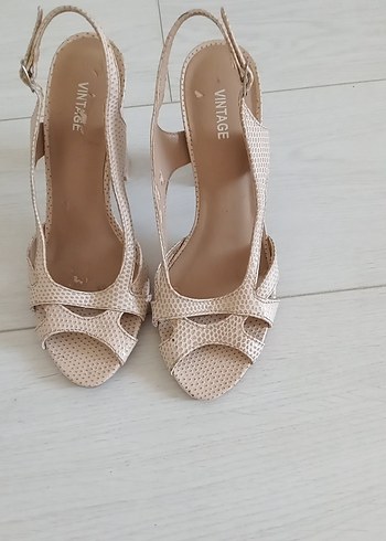 Bej Yılan Desenli Stiletto Topuklu Kadın Ayakkabı