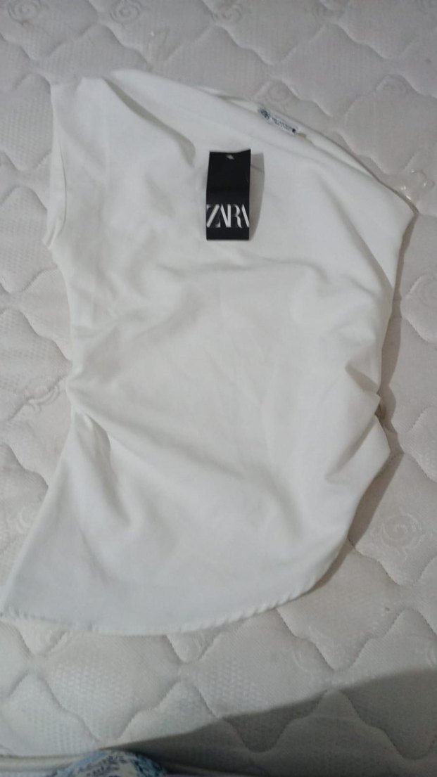 Zara Siyah tek omuzlu asimetrik vücuda tam oturan bluz çok güzel - Görsel 2