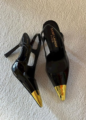 Altın Tokalı Siyah Stiletto Topuklu Ayakkabı - Görsel 3