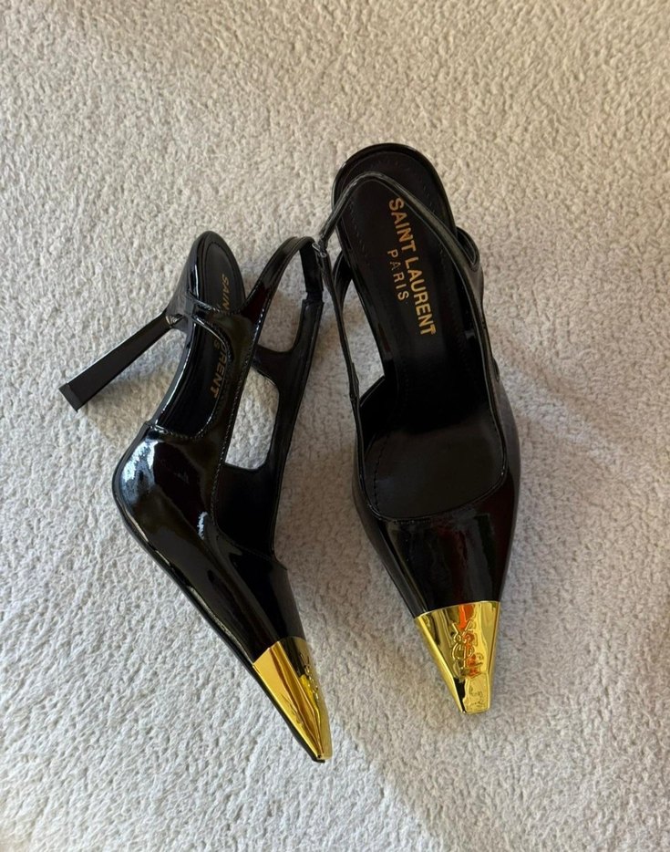 Altın Tokalı Siyah Stiletto Topuklu Ayakkabı - Görsel 3