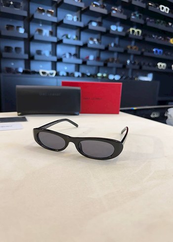 Parlak Gri Tokalı Kadın Güneş Gözlüğü - Görsel 14