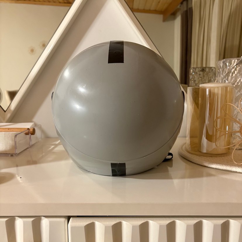 Gri Motosiklet Kaskı - Görsel 2