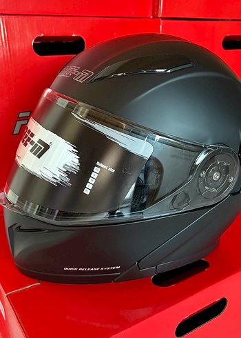 Siyah kadın motosiklet kaskı - Görsel 10