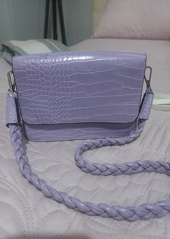 Zara Mor Deri Yılan Desenli Zincir Detaylı Çanta