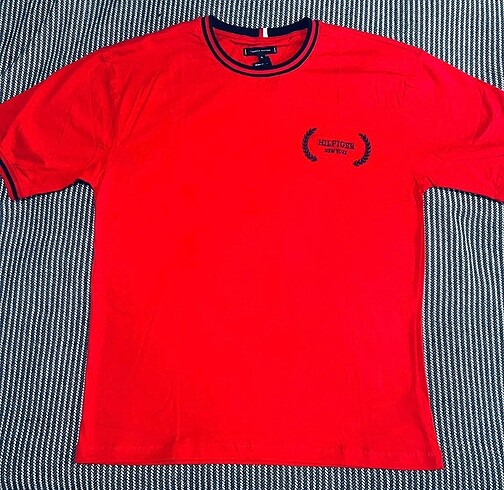 TOMMY HİLFİGER TSHİRT